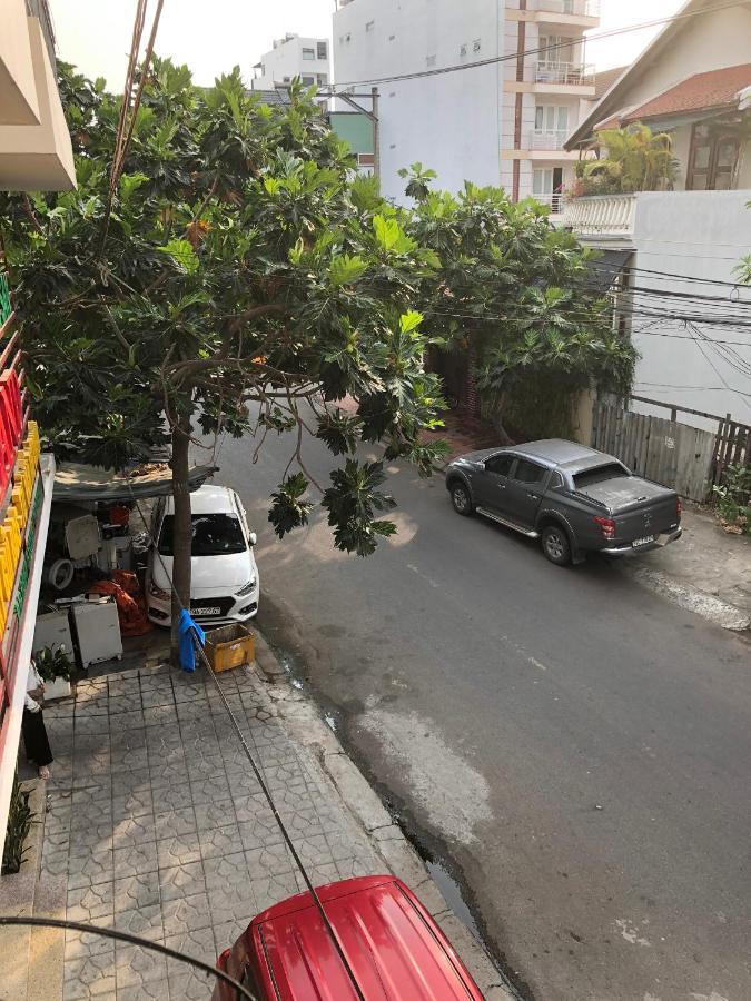 ホテル Khach San Phu Phuong ニャチャン エクステリア 写真