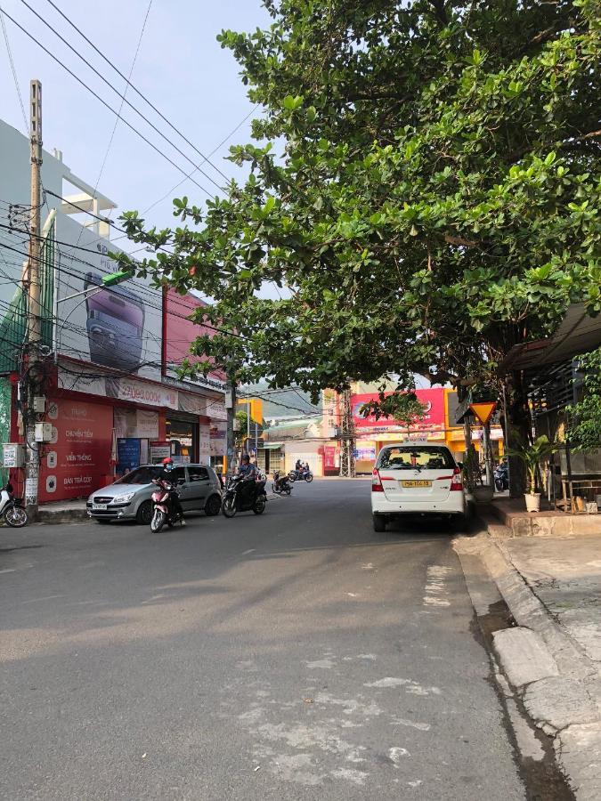 ホテル Khach San Phu Phuong ニャチャン エクステリア 写真